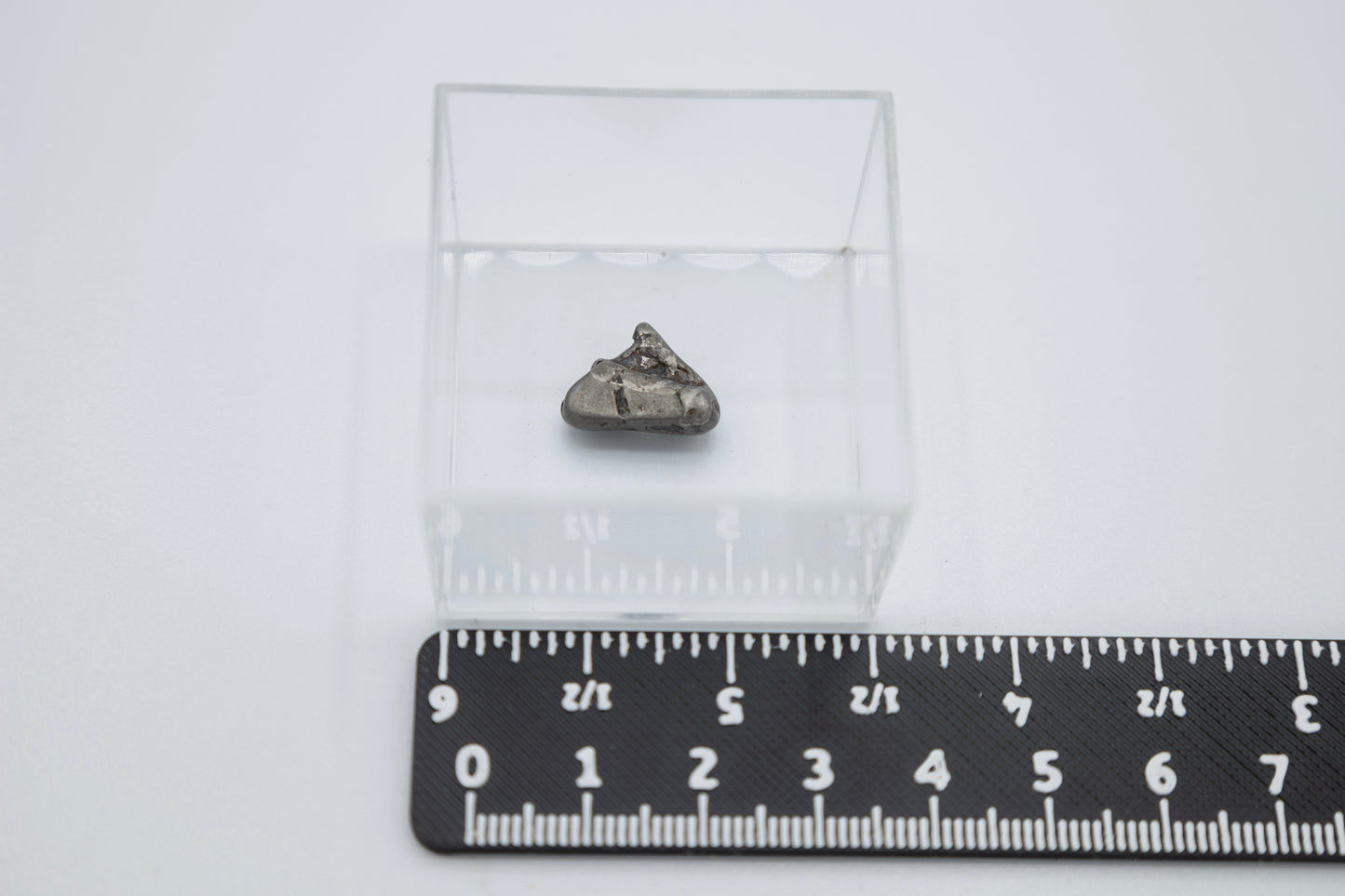 Meteorit in Lupenglas