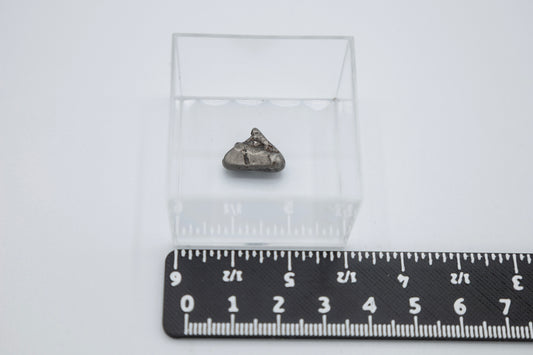 Meteorit in Lupenglas