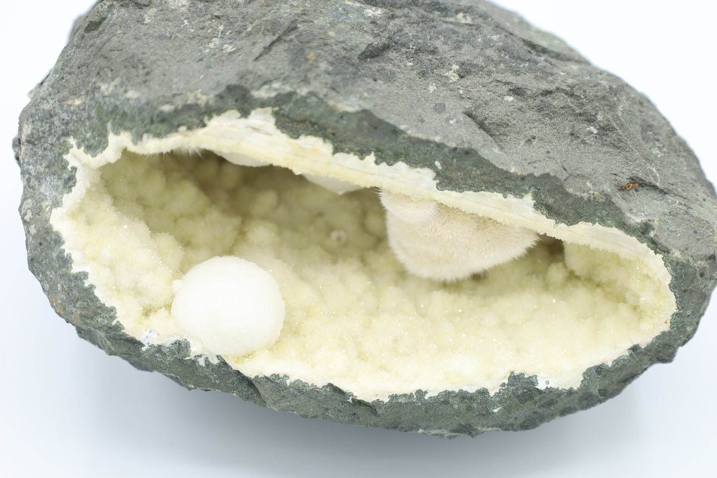 Okenit Geode