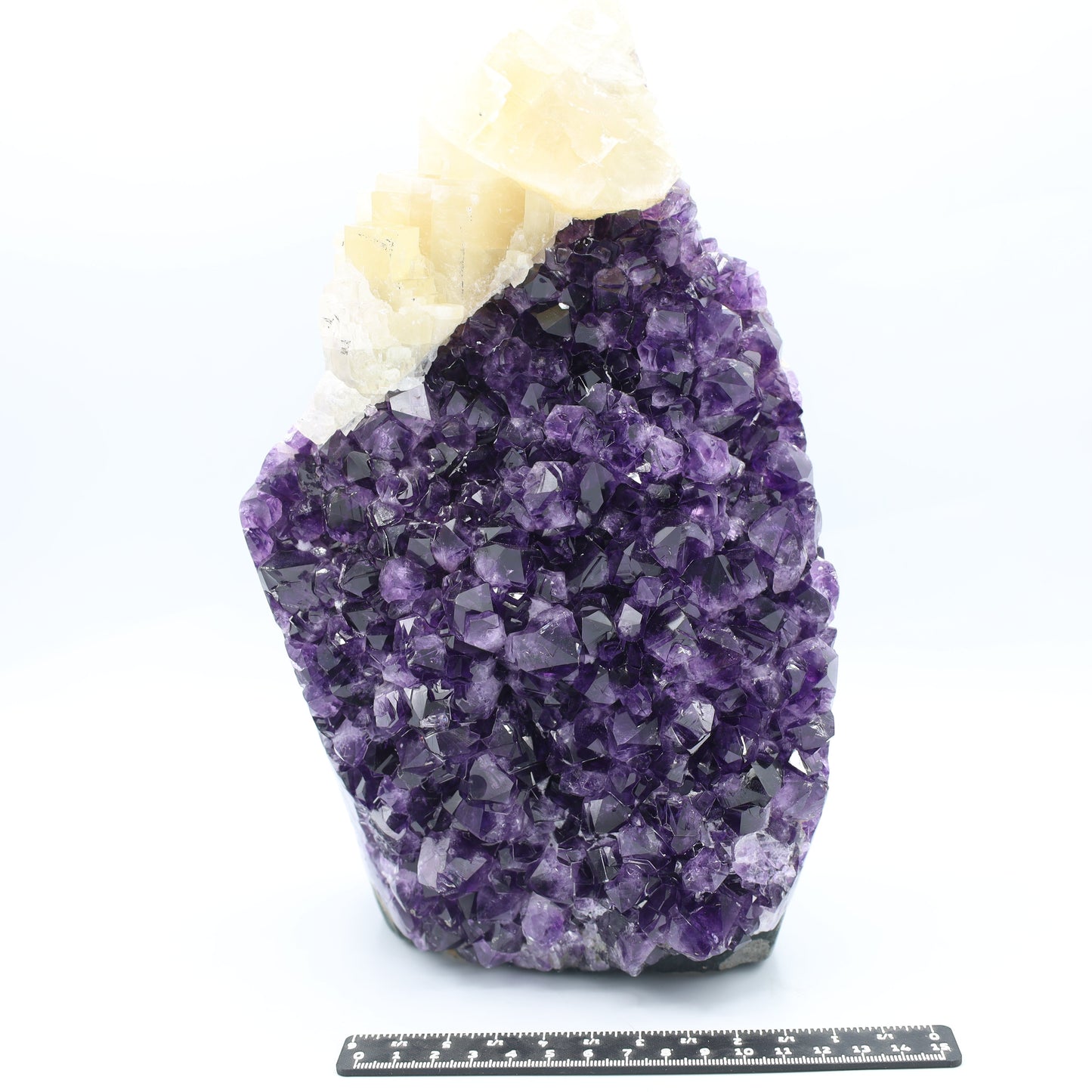 Amethyst mit Calcit