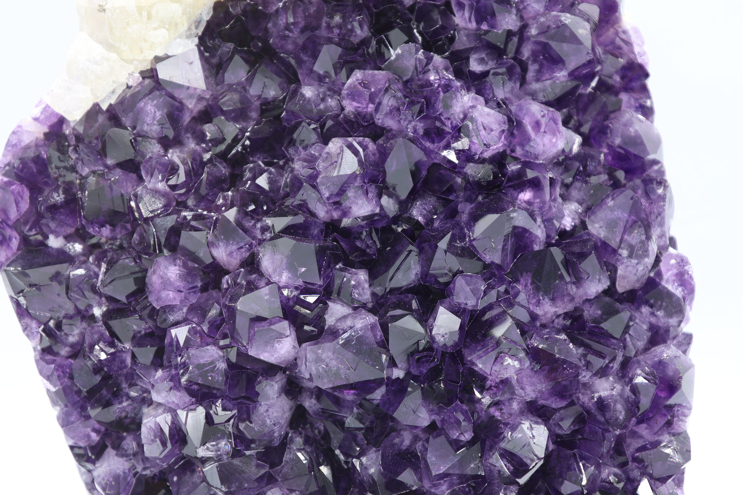 Amethyst mit Calcit